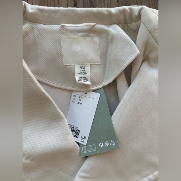 H&M WHITE TIE BELT COAT - Picture 4 of 7